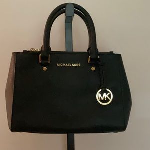 Michael Kors Black Sheila Medium Faux Saffianon Leather Satchel